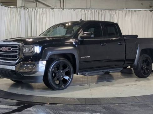 Used 2017 GMC Sierra 1500 SLE w/ SLE Value Package AWD/4WD image 5