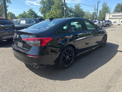 Used 2024 Honda Civic Sport image 3