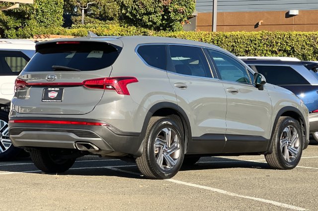 Used 2023 Hyundai Santa Fe SE FWD image 5