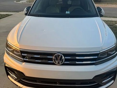 Used 2020 Volkswagen Tiguan SEL Premium R-Line image 2