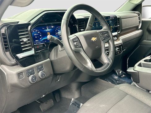 Used 2023 Chevrolet Silverado 1500 LT image 9