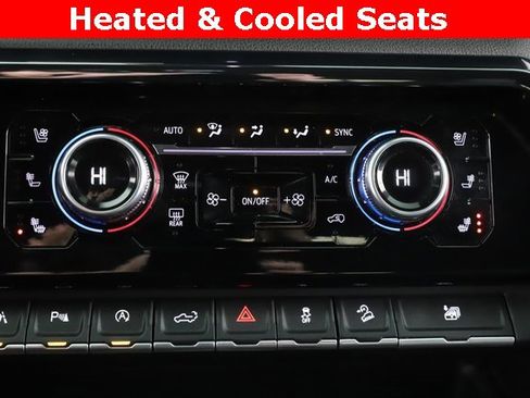 Used 2023 GMC Sierra 1500 AT4 w/ AT4 Preferred Package image 4