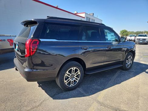 New 2025 Ford Expedition Active image 13