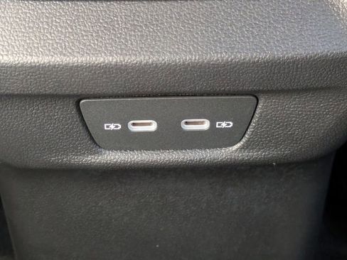 New 2026 Volkswagen Tiguan SE image 14