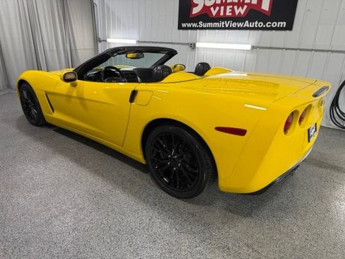 Used 2011 Chevrolet Corvette Convertible w/ Preferred Equipment Group RWD image 6