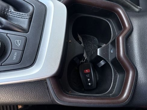 Used 2020 Toyota RAV4 Limited image 36