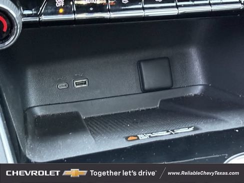 Used 2025 Chevrolet Traverse High Country AWD/4WD image 19