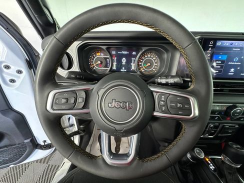 Certified 2025 Jeep Wrangler Unlimited Sahara AWD/4WD image 19