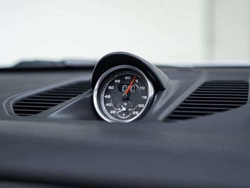 Used 2016 Porsche 911 Turbo S image 35