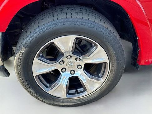 Used 2019 RAM 1500 Laramie image 32