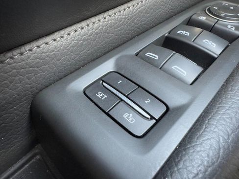 Used 2021 GMC Yukon Denali image 18