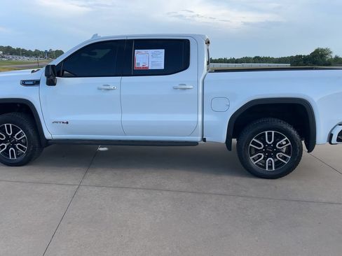 Used 2025 GMC Sierra 1500 AT4 w/ AT4 Premium Package AWD/4WD image 6