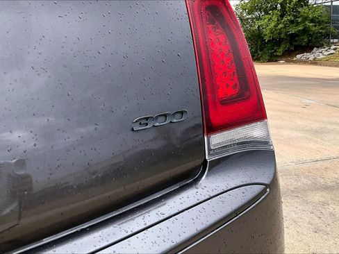 Used 2020 Chrysler 300 Touring w/ Sport Appearance Package RWD image 10