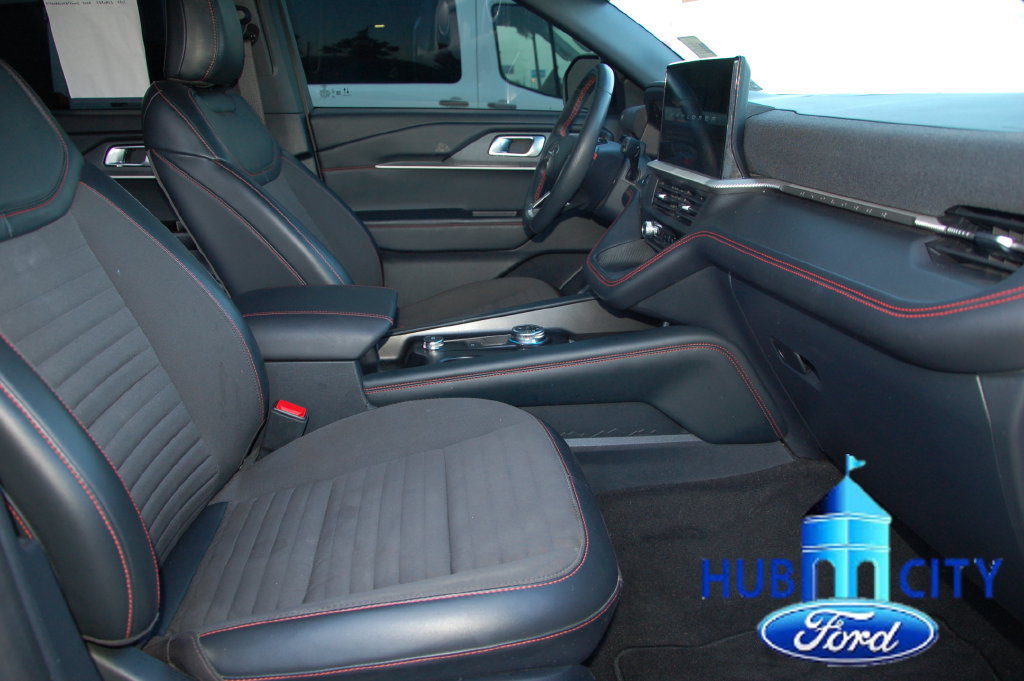 Used 2025 Ford Explorer ST-Line RWD image 16