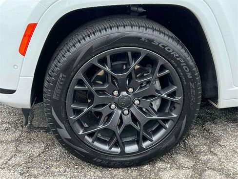 Certified 2024 Jeep Grand Cherokee L Summit image 10