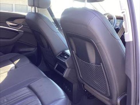 Used 2021 Audi e-tron Premium w/ Convenience Plus Package image 22