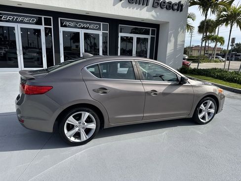 Used 2015 Acura ILX w/ Technology Package FWD image 4