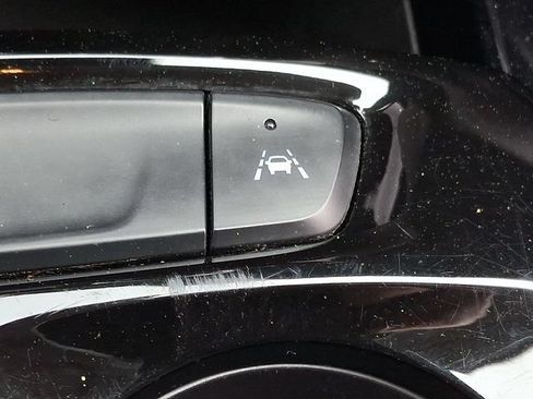 Used 2024 Chevrolet Trax LT FWD image 25