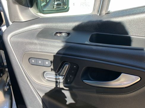 Used 2022 Mercedes-Benz Sprinter 2500 image 21