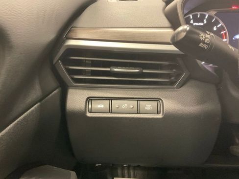 Used 2024 Nissan Altima 2.5 SV image 14