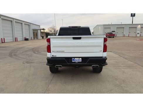Used 2023 Chevrolet Silverado 1500 LT Trail Boss w/ Convenience Package II image 7