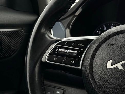 Used 2023 Kia Seltos S w/ Navigation Package image 11