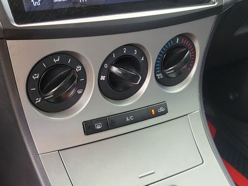 Used 2010 MAZDA MAZDA3 i Touring FWD image 26