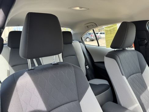 Used 2025 Toyota Corolla LE image 20