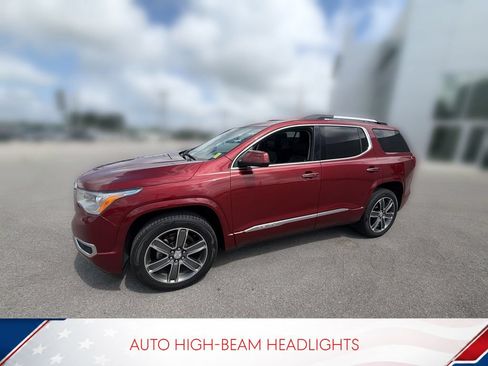 Used 2019 GMC Acadia Denali w/ Technology Package FWD image 14