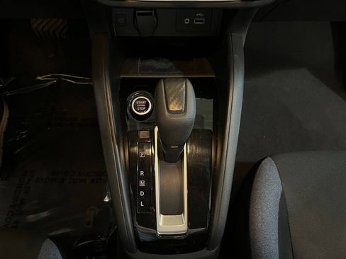 Used 2025 Nissan Versa SV FWD image 40