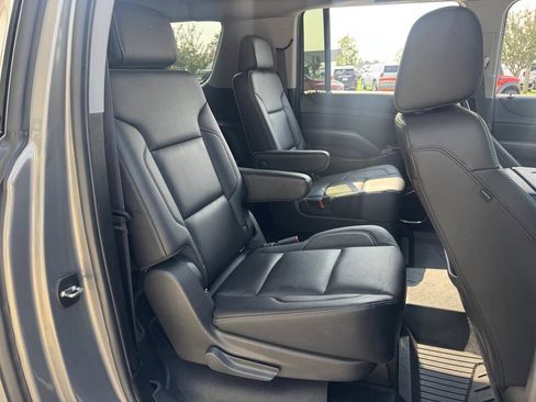 Used 2019 Chevrolet Suburban Premier RWD image 12