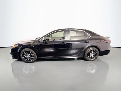 Used 2023 Toyota Camry SE FWD image 6