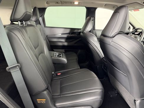 Used 2025 INFINITI QX60 Pure image 28