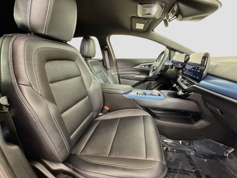 Used 2025 Chevrolet Equinox EV LT w/ Convenience Package FWD image 30