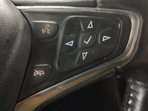 Used 2020 Chevrolet Equinox LT w/ Driver Convenience Package image 14