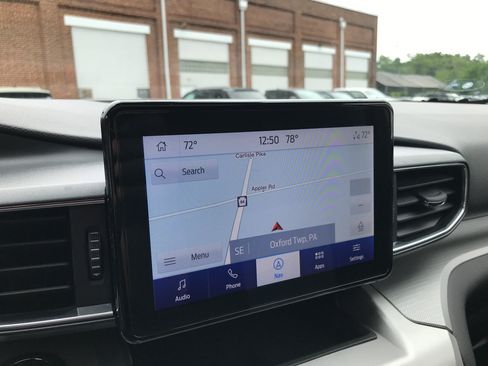 Used 2022 Ford Explorer XLT w/ Equipment Group 202A AWD/4WD image 21