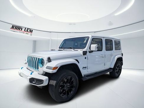 Used 2021 Jeep Wrangler Unlimited Sahara AWD/4WD image 7
