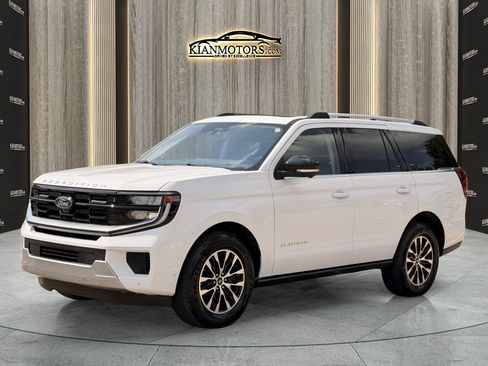 Used 2025 Ford Expedition Platinum AWD/4WD image 3