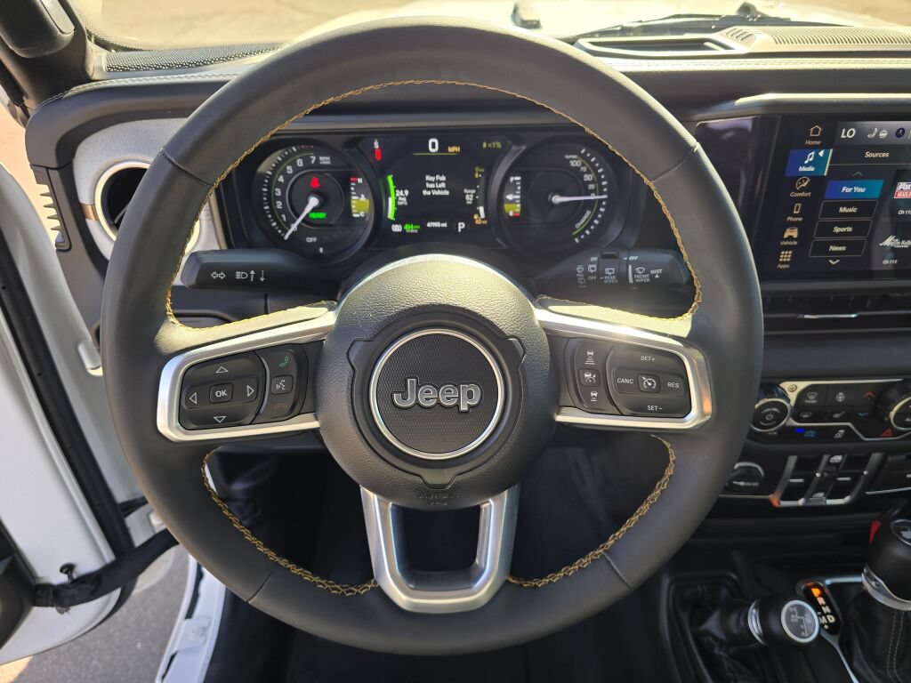 Used 2024 Jeep Wrangler Unlimited Sahara AWD/4WD image 22