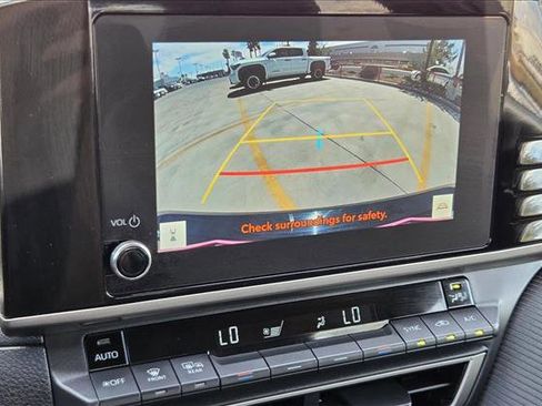 Used 2025 Toyota Camry SE FWD image 12