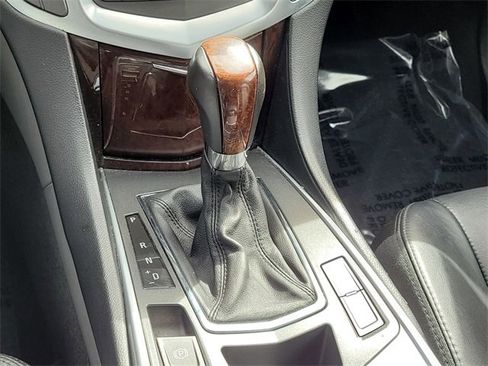 Used 2011 Cadillac SRX Luxury image 22