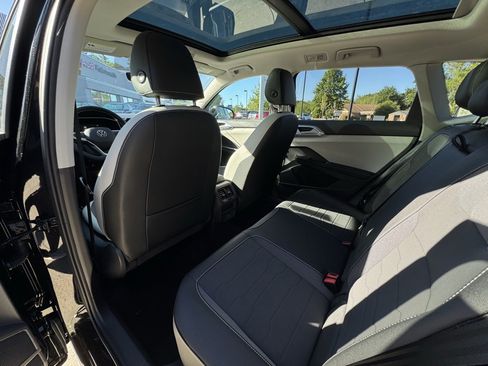 New 2025 Volkswagen Taos SE image 25