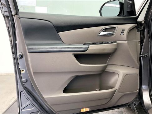 Used 2014 Honda Odyssey Touring image 25