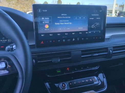 Used 2023 Lincoln Corsair Standard image 24