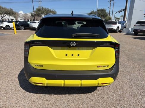 Certified 2025 Nissan Kicks SR image 4