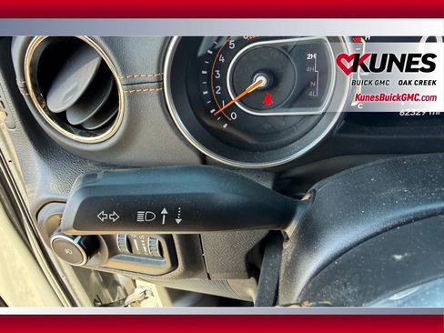 Used 2022 Jeep Wrangler Unlimited Sahara image 11