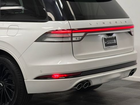Certified 2023 Lincoln Aviator Reserve w/ Equipment Group 201A AWD/4WD image 7