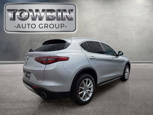 Used 2018 Alfa Romeo Stelvio Ti AWD/4WD image 4