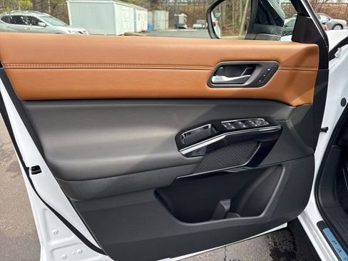 New 2026 Nissan Pathfinder Platinum AWD/4WD image 15