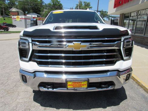 Used 2025 Chevrolet Silverado 2500 LTZ w/ LTZ Premium Package AWD/4WD image 2